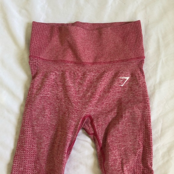 SOLD Pink gym shark leggings - Picture 5 of 13